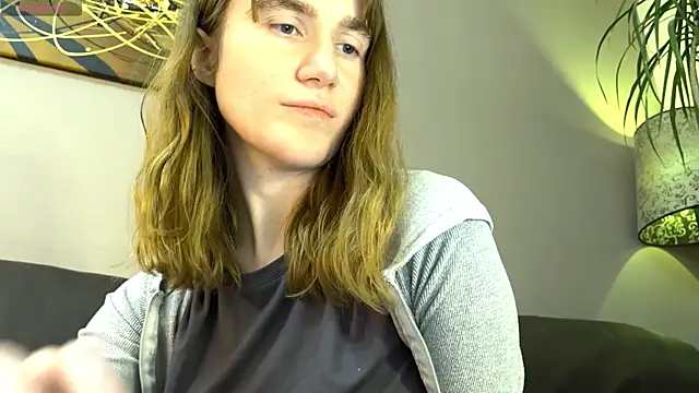 velina   online show from October 19, 8:55 pm