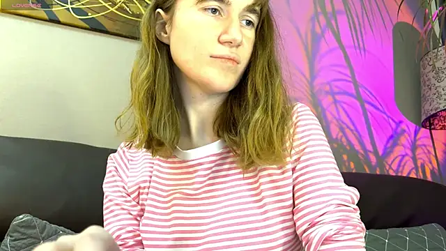 velina   online show from September 19, 7:46 pm