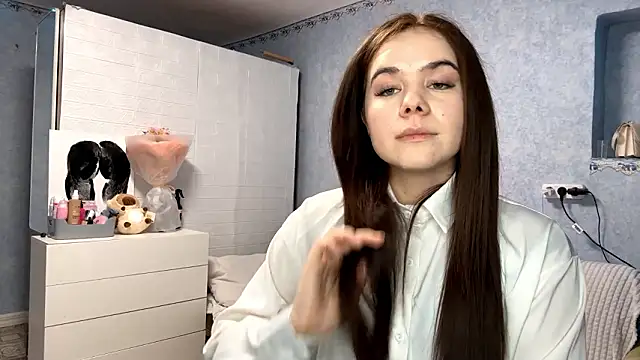 Lia rise online show from February 27, 4:18 pm