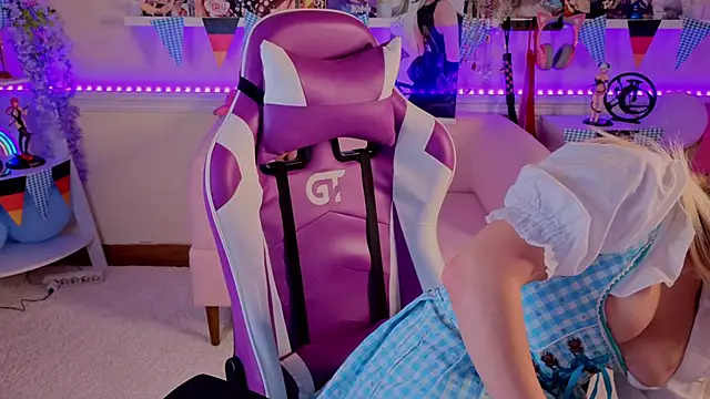 Snapshot of Sonia_Meow chatting on October 4, 12:44 pm Sonia Meow online show from October 4, 12:44 pm