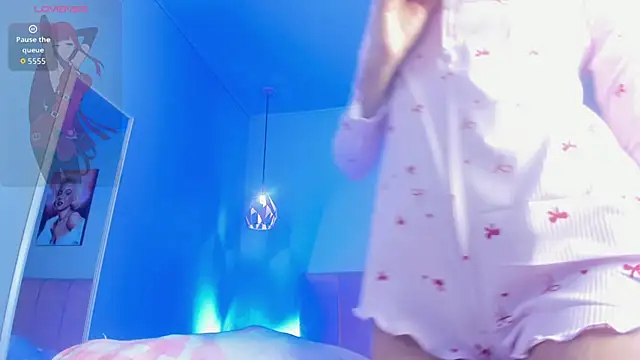 ela petit online show from March 2, 7:31 pm