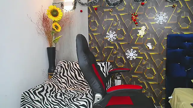 miss leidy  online show from November 27, 3:31 am