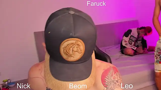 Handsomeboyss19 online show from September 12, 3:29 am