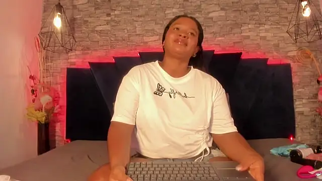 Emily Brown18 online show from April 11, 7:45 am