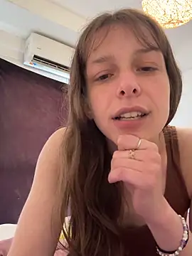 Snapshot of LittleJulietta chatting on October 3, 3:50 pm LittleJulietta online show from October 3, 3:50 pm