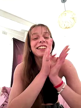 Snapshot of LittleJulietta chatting on October 7, 12:53 pm LittleJulietta online show from October 7, 12:53 pm