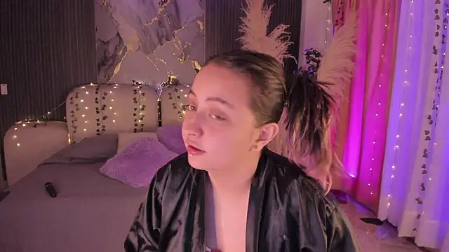 SarahCastro1  online show from April 4, 4:33 am