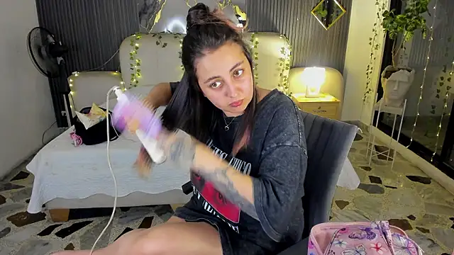 SarahCastro1  online show from March 5, 4:08 am