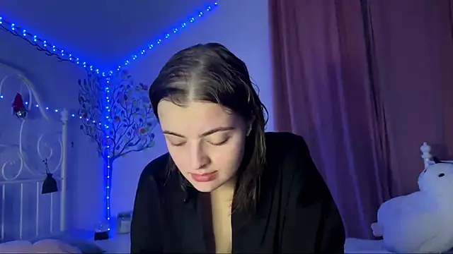 HoneyMist online show from October 12, 6:10 pm