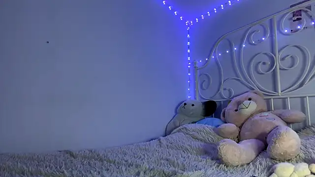 HoneyMist online show from December 21, 5:28 pm