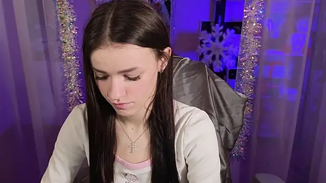 E l i z e  online show from January 14, 6:40 am