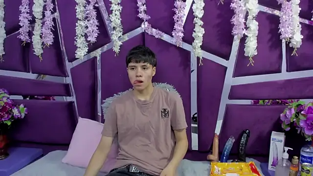 Bruno Cruzz online show from February 15, 2:25 am