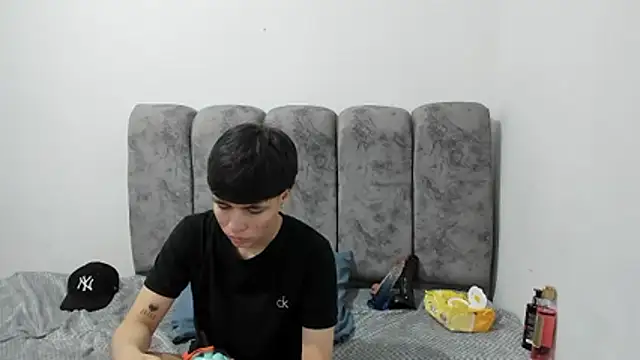 Bruno Cruzz online show from March 28, 8:47 am