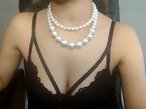 Snapshot of akankshapuri chatting on September 18, 7:40 am akankshapuri online show from September 18, 7:40 am