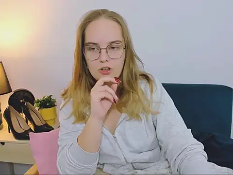 AliceCrazy69 online show from November 28, 1:03 pm