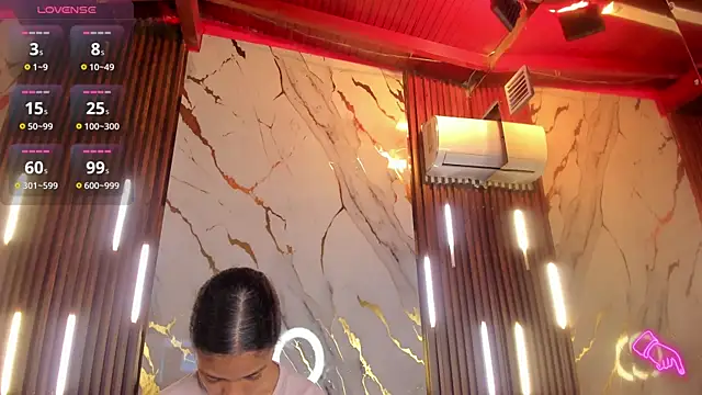 VictoriaDuart online show from April 9, 8:25 pm