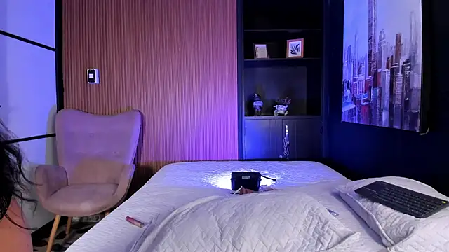 BritanyBrown  online show from October 23, 11:49 am