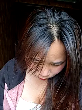 ALIENHR38 online show from April 1, 5:41 am