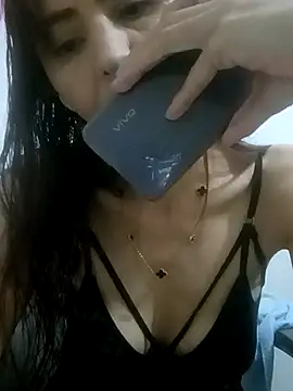 zaira spice online show from April 6, 10:55 pm