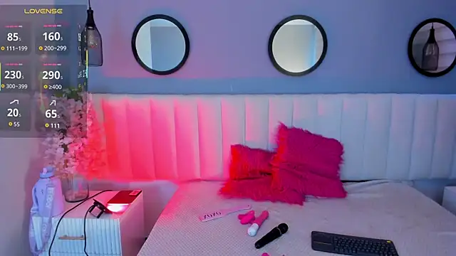 Mila Hank  online show from November 12, 12:47 pm