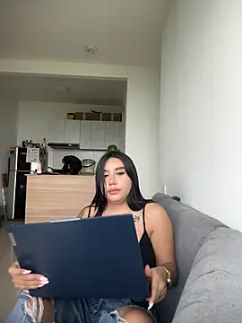 Sophie Dreamss online show from April 16, 9:39 pm