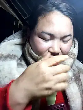 may-squirl online show from January 6, 1:20 am