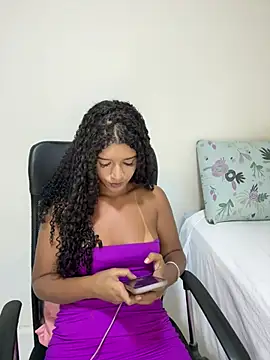 larajuli online show from March 4, 11:22 pm