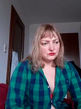 LiluLiluLilu online show from December 5, 8:14 am