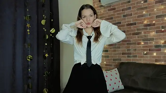 VelvetRisque online show from January 9, 6:29 am