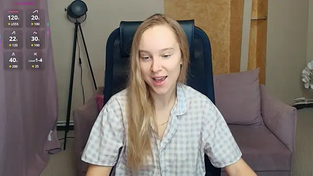 SoonMoor online show from December 17, 6:56 pm