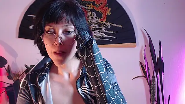 Ellyuwuw online show from March 6, 12:39 am