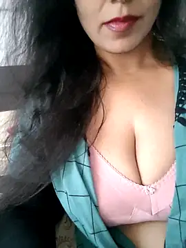 Deepa Sharma143 online show from April 13, 10:05 am