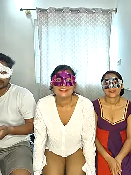 Family02 online show from October 29, 6:50 am