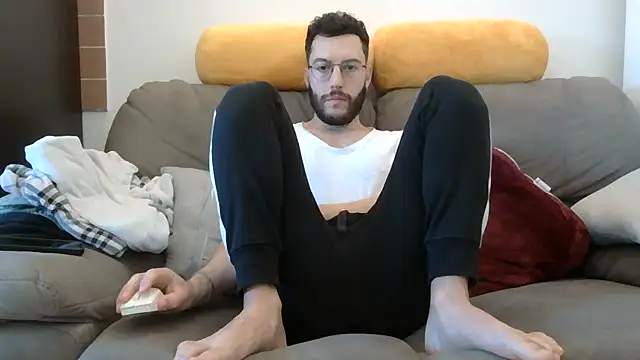 Amicisegreti online show from March 16, 6:39 am