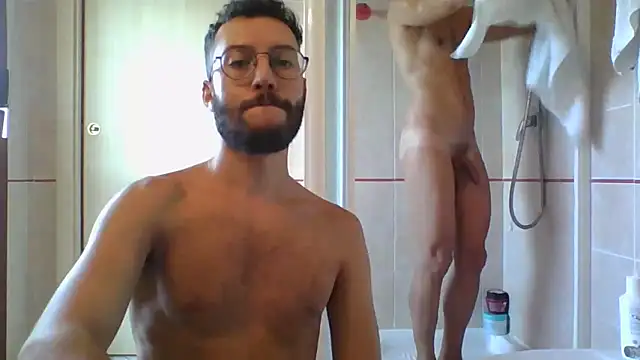 Amicisegreti online show from October 15, 9:01 am