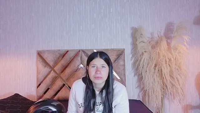 Olivia11  online show from March 21, 12:10 pm