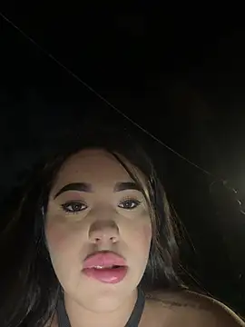 SofiaWildee online show from February 6, 1:42 am