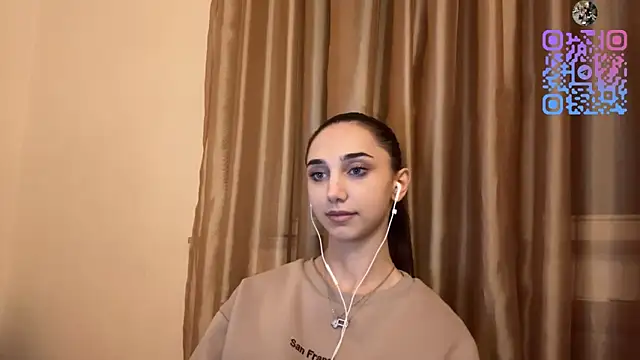 Snapshot of LinaMour chatting on October 17, 10:35 pm LinaMour online show from October 17, 10:35 pm