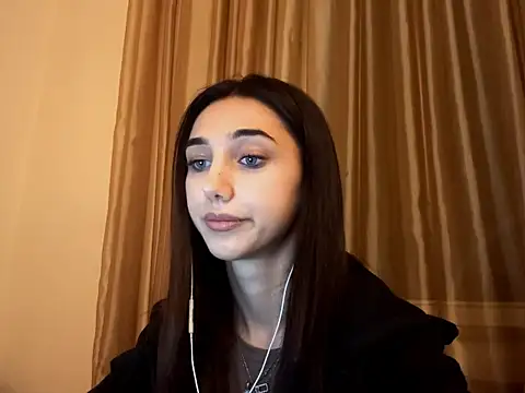 Snapshot of LinaMour chatting on September 21, 11:14 pm LinaMour online show from September 21, 11:14 pm