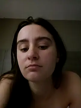 freakylittlebitch69 online show from October 19, 10:34 pm