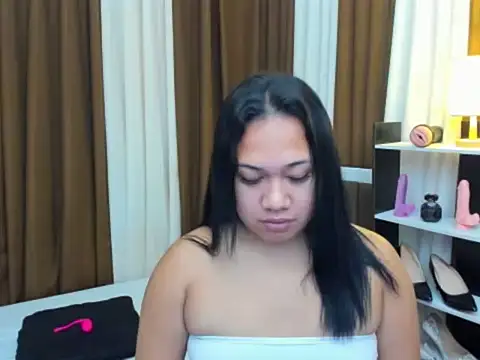 TsUncutKaren online show from October 24, 8:49 pm