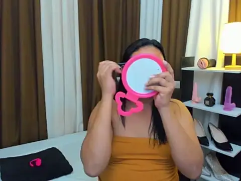 TsUncutKaren online show from October 22, 8:36 pm