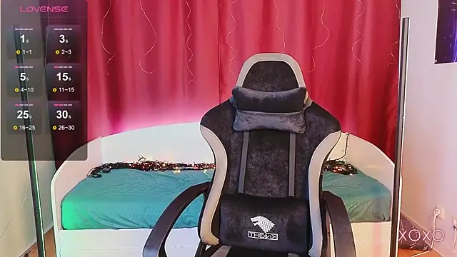 Milly  Foxy online show from October 26, 1:50 pm