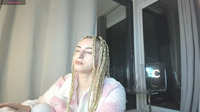 Ella Vee online show from October 22, 2:49 am