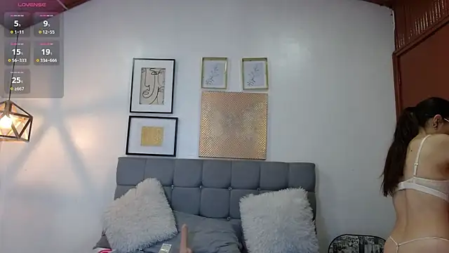  naomi s online show from October 19, 1:35 pm