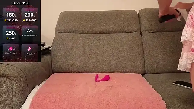 Lapetitefrenchie83 online show from April 28, 8:51 am