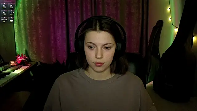 CutieAnny online show from April 1, 8:06 pm