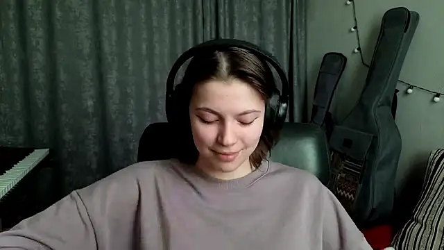 CutieAnny online show from March 20, 6:51 am