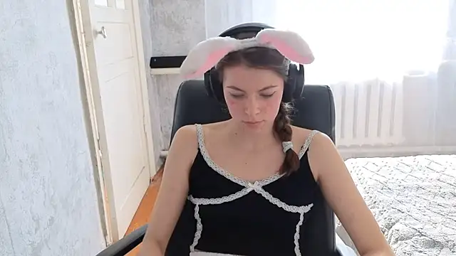 Snapshot of CutieAnny chatting on September 18, 8:57 am CutieAnny online show from September 18, 8:57 am