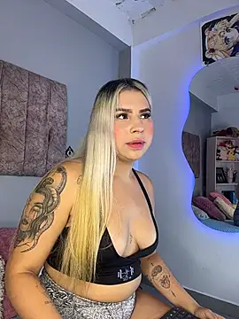 Snapshot of naomi_sanz chatting on October 24, 6:59 pm naomi sanz online show from October 24, 6:59 pm